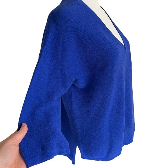 EUC Banana Republic Royal Blue Fine Gauge Knit V Neck Sweater Sz M - Picture 6 of 8